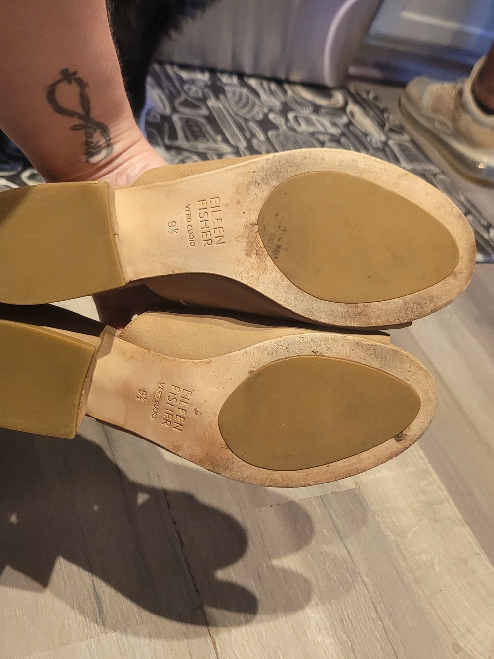 Eileen Fisher Beige Suede Block Heel Mules Size 9.5 Firm - Picture 3 of 4